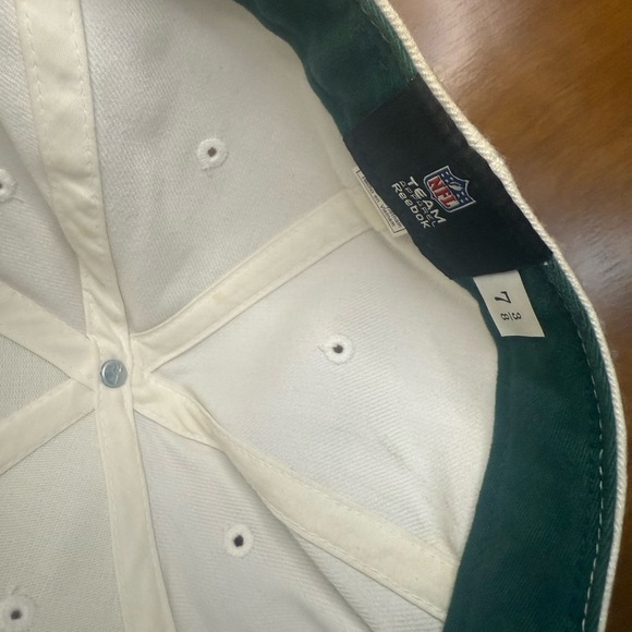 NY Jets Reebok NFL Hat – Size 7 3/8 – White Canvas w/ Sticker – Some Stains - Picture 5 of 5